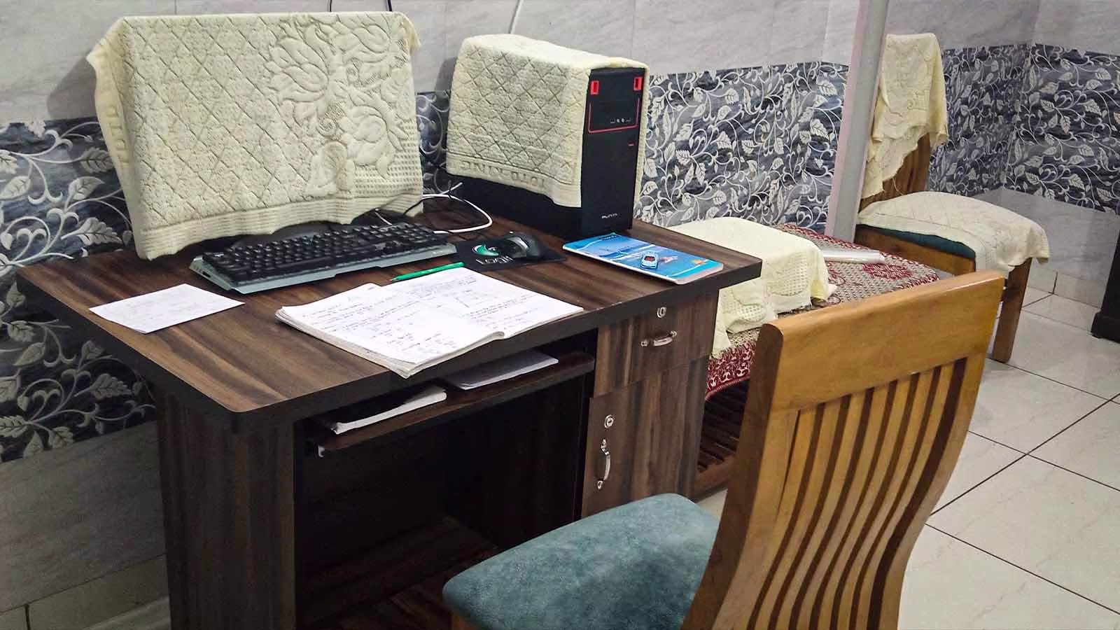 The potato PC on the old desk