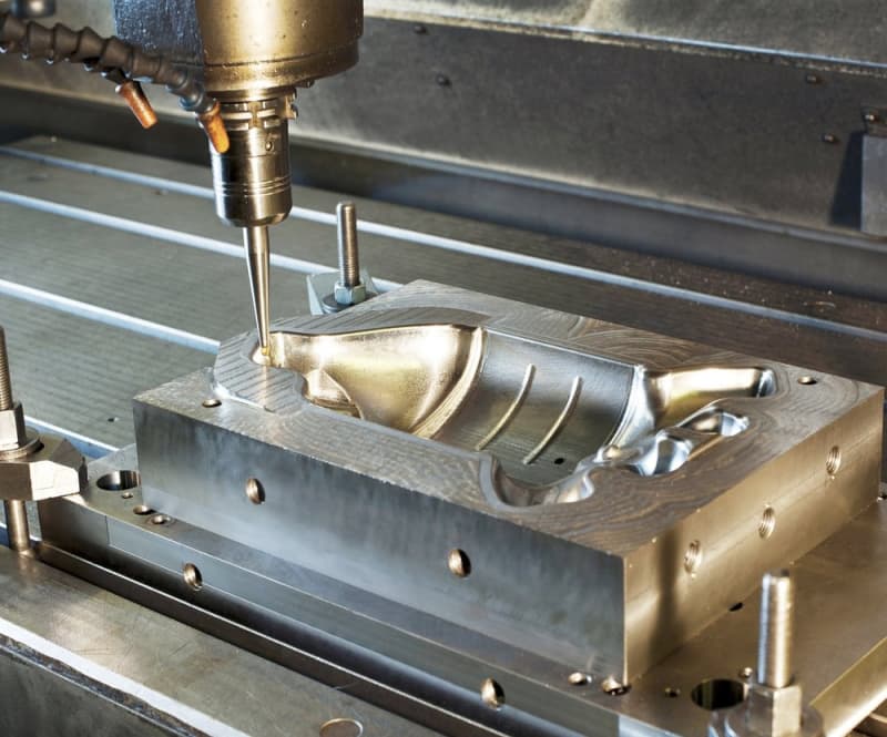 Mecanizado tradicional CNC con plazos largos y coste alto