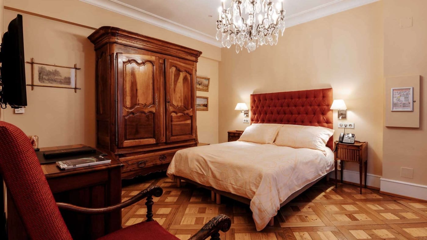 Ein Deluxe-Zimmer mit bürgerlichem Dekor im Bouclier d'Or