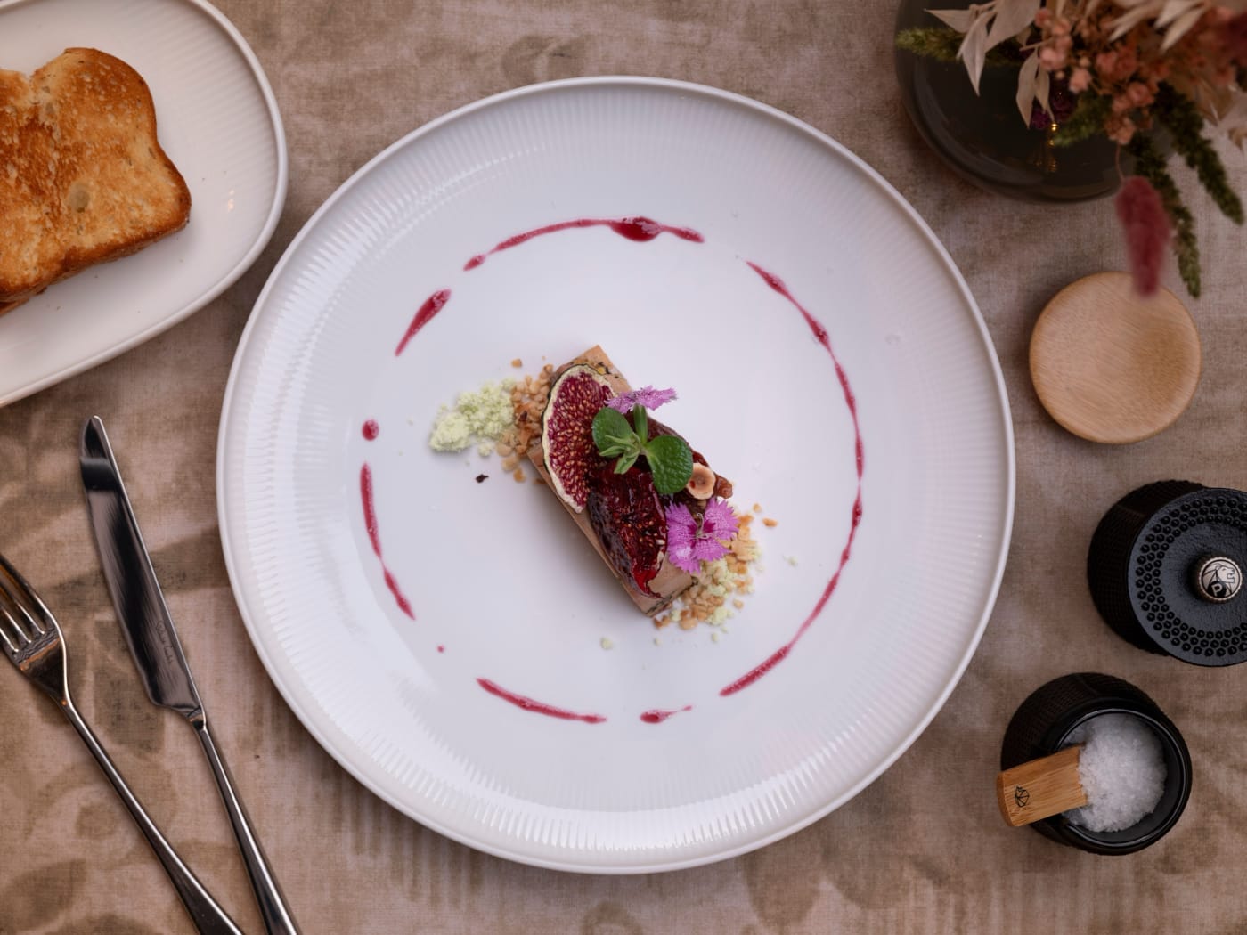A terrina de foie gras de pato do Français Jour, servida a 26 euros