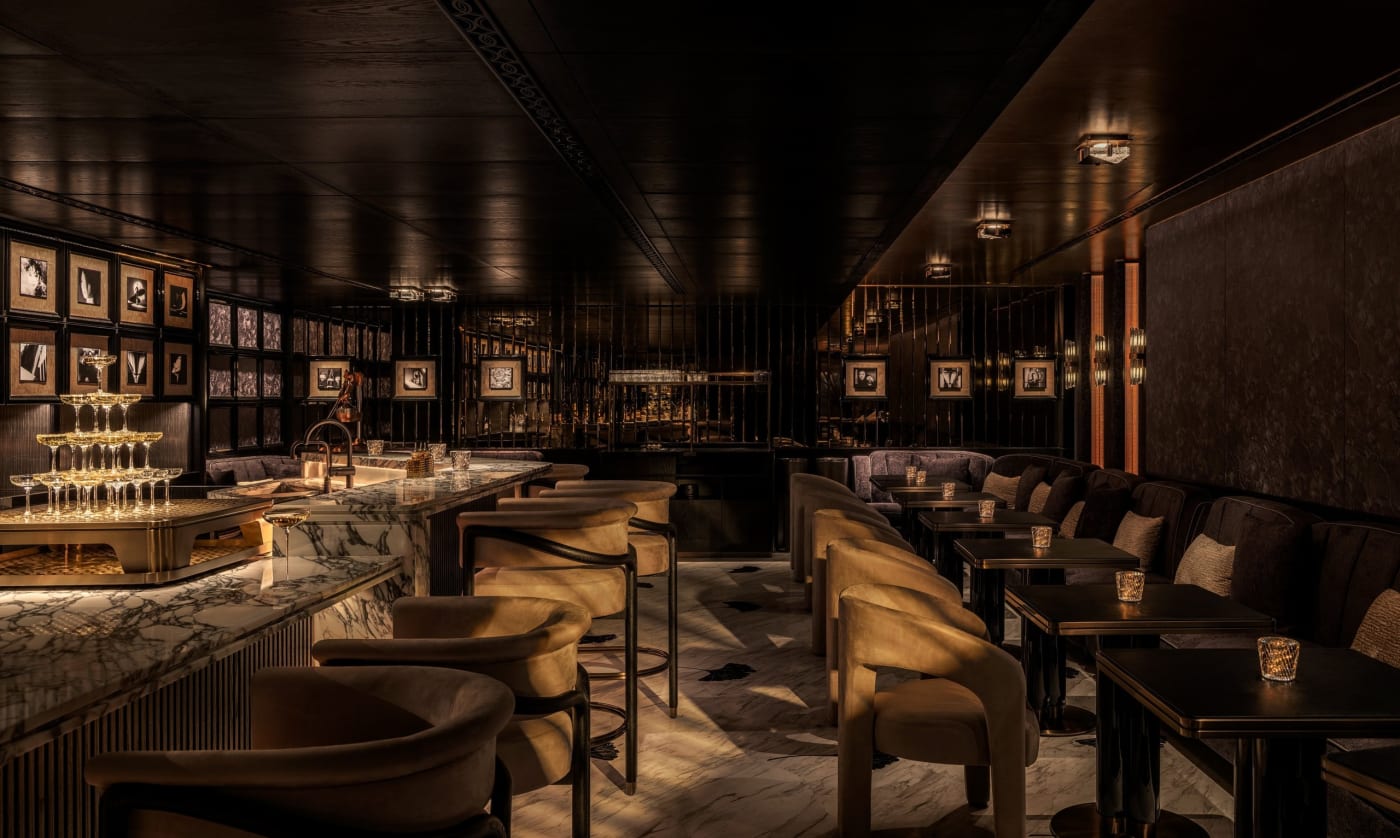 Bar à champagne Blanc de Noirs, 30 places et 500 références, à l'hôtel Mandarin Oriental The Landmark de Hong Kong