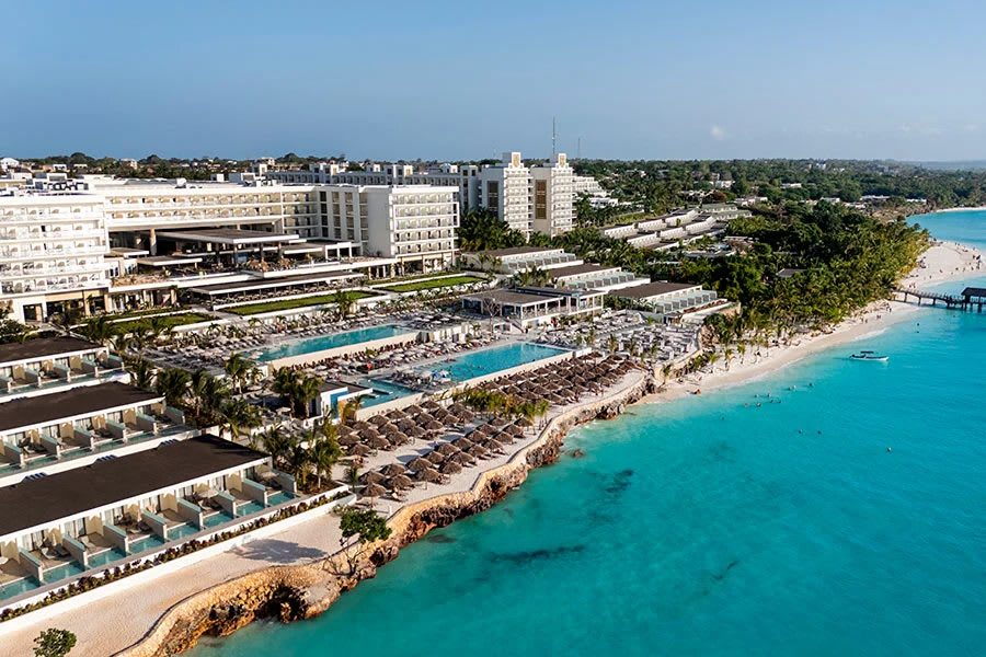 Vue aérienne du Riu Palace Swahili et de la plage de Zanzibar