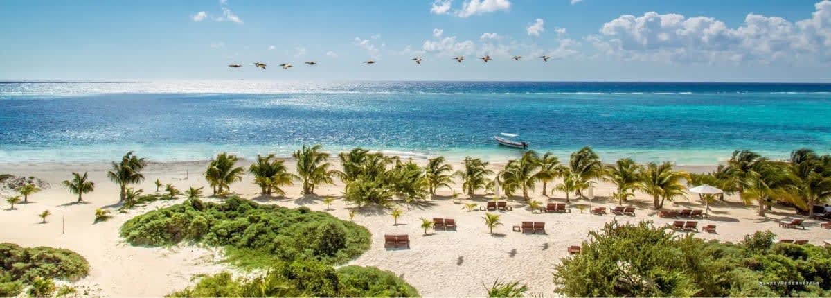 Plage de sable blanc et eaux turquoise du Chabl&eacute; Maroma sur la Riviera Maya