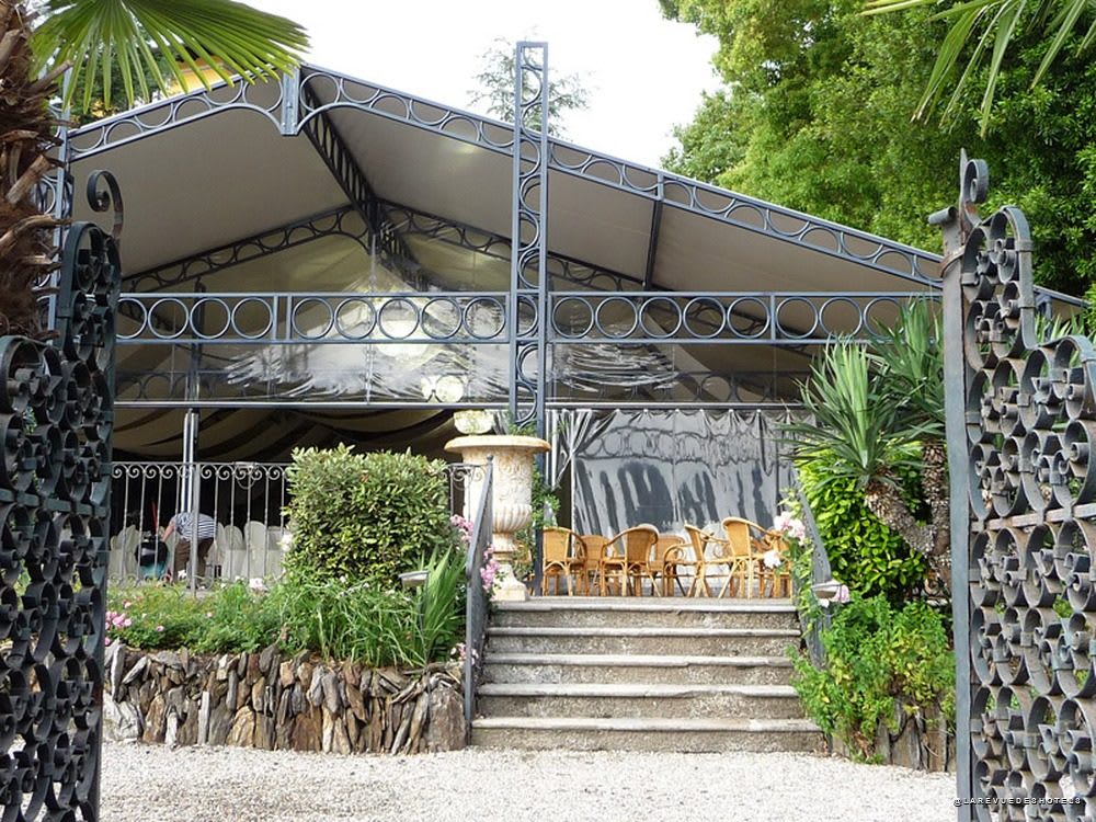 The iron pavilion for receptions