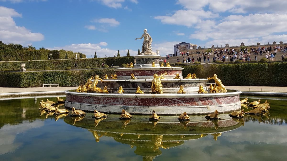 giardini versailles fontana latona statue oro grandi acque musicali parco le notre