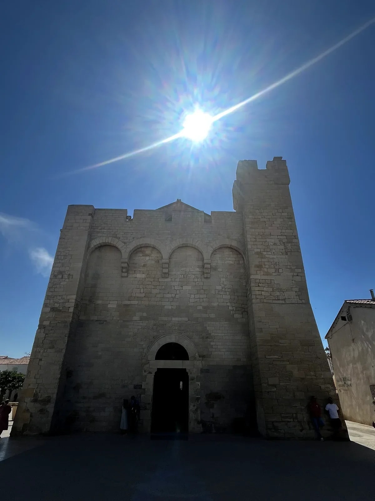 Chiesa Saintes-Maries-de-la-Mer Camargue romanica