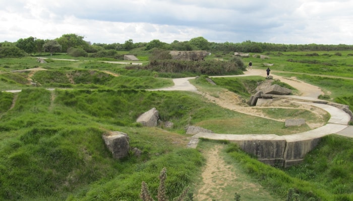 Pointe du Hoc Normandia — crateri dei bombardamenti alleati sul promontorio tedesco