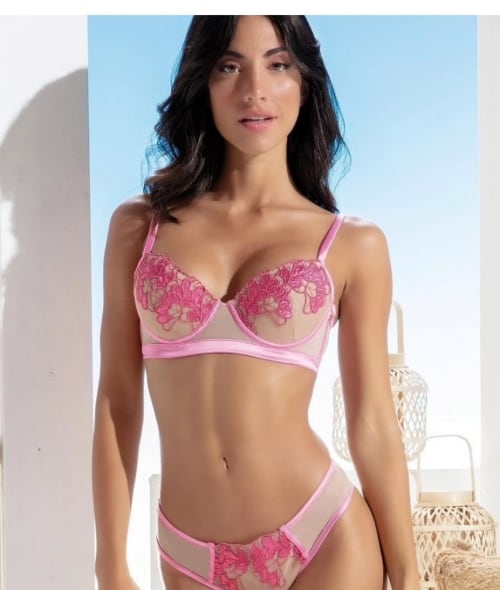 Комплект нижнего белья с формованной чашкой Love and Bra
