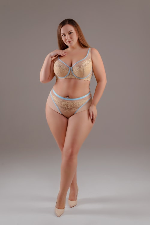 Комплект нижнего белья на формованной чашечке plus size