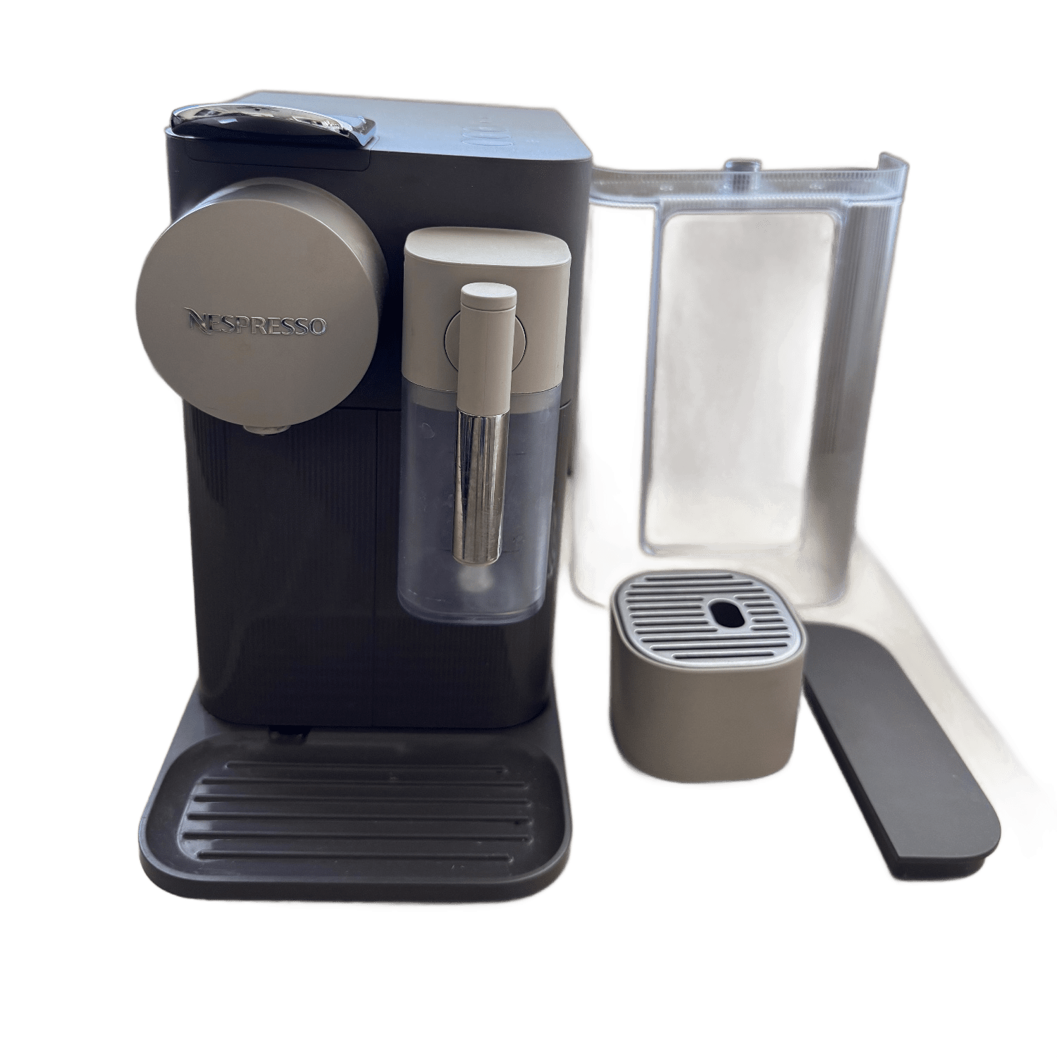 Nespresso Lattissima One F111 – Excelente estado 2