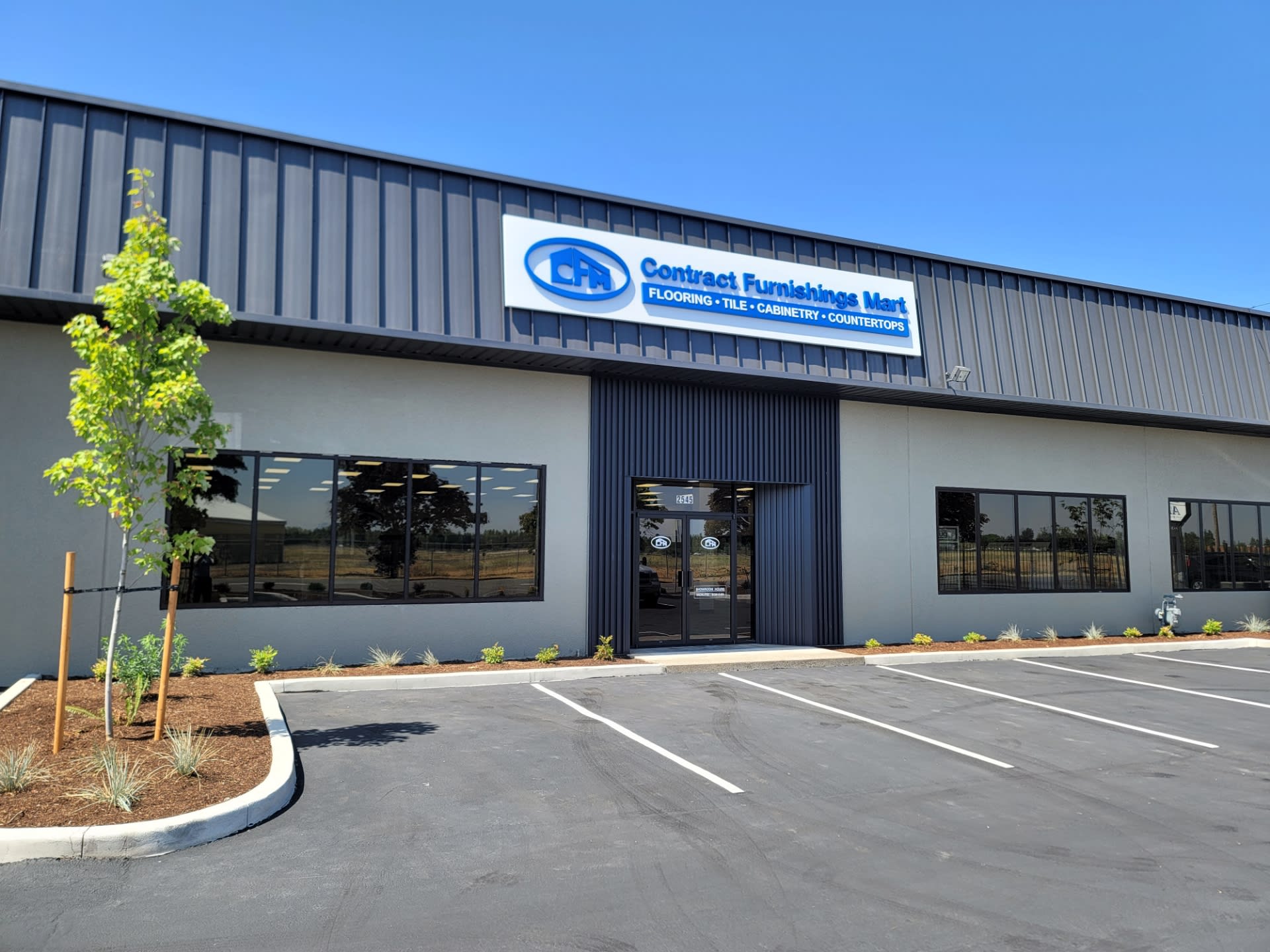 The Salem, Oregon CFM flooring showroom storefront