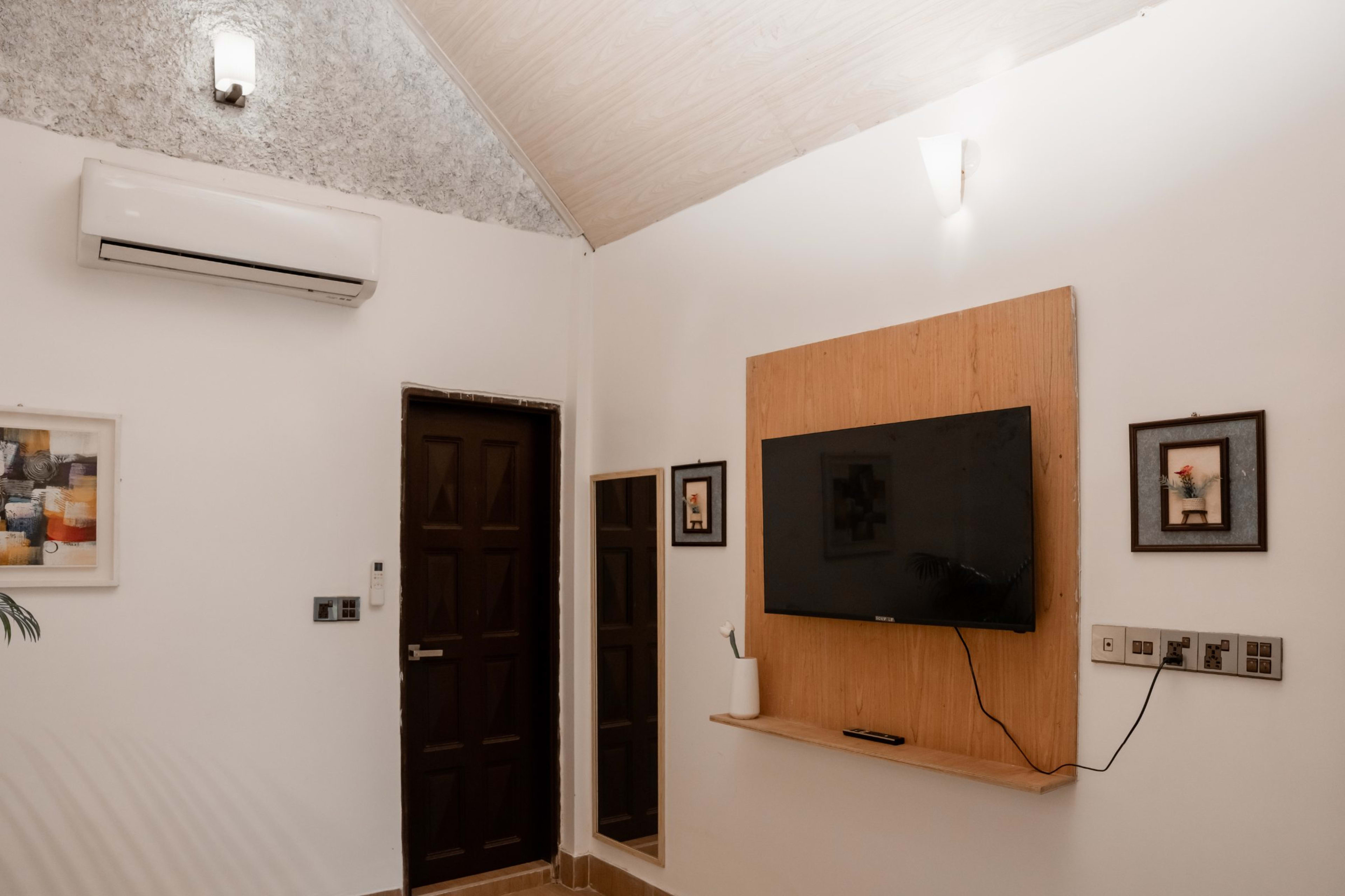 Cottage — photo 2