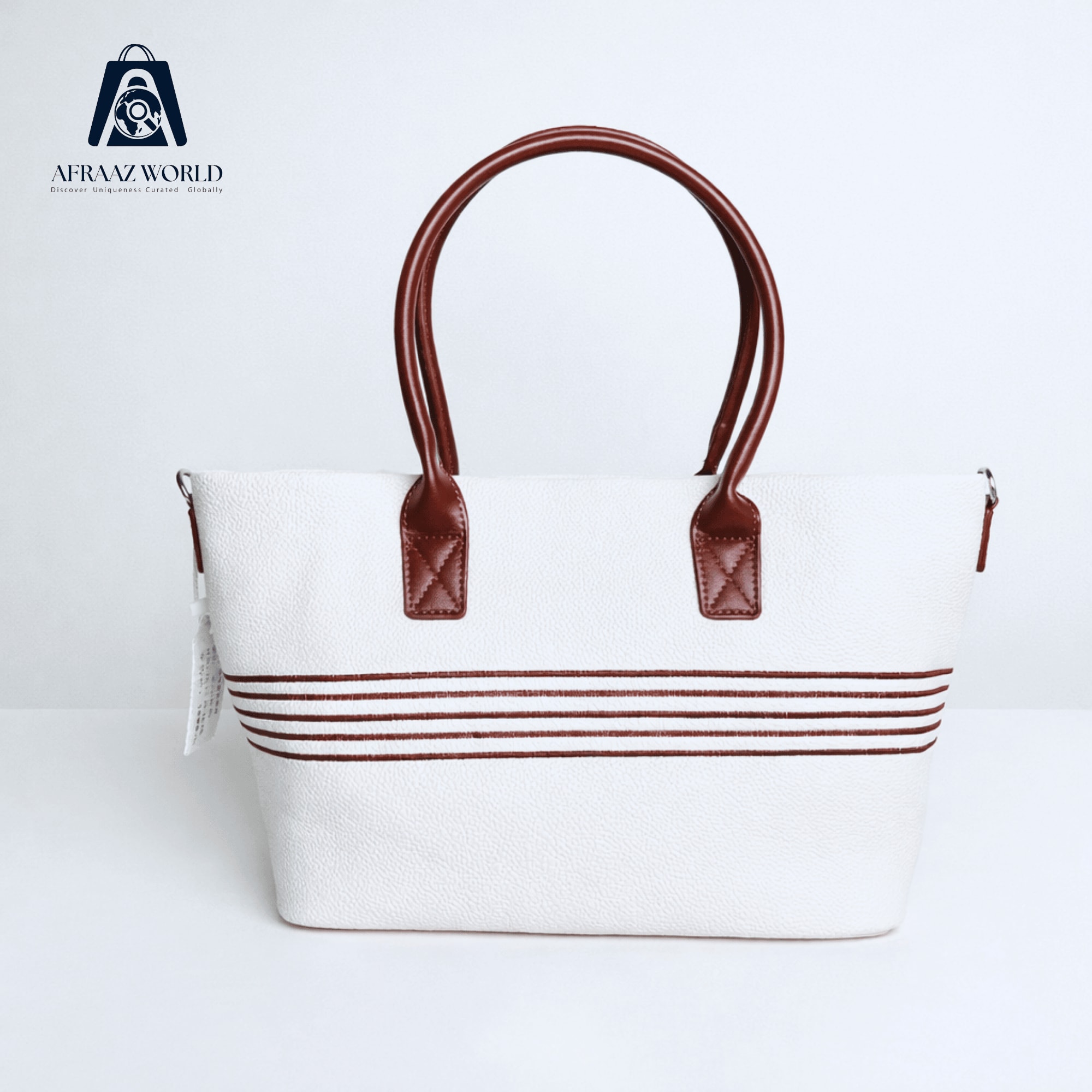 Minimalist Pebble-Grain Shopper with Terra-Cotta Accents