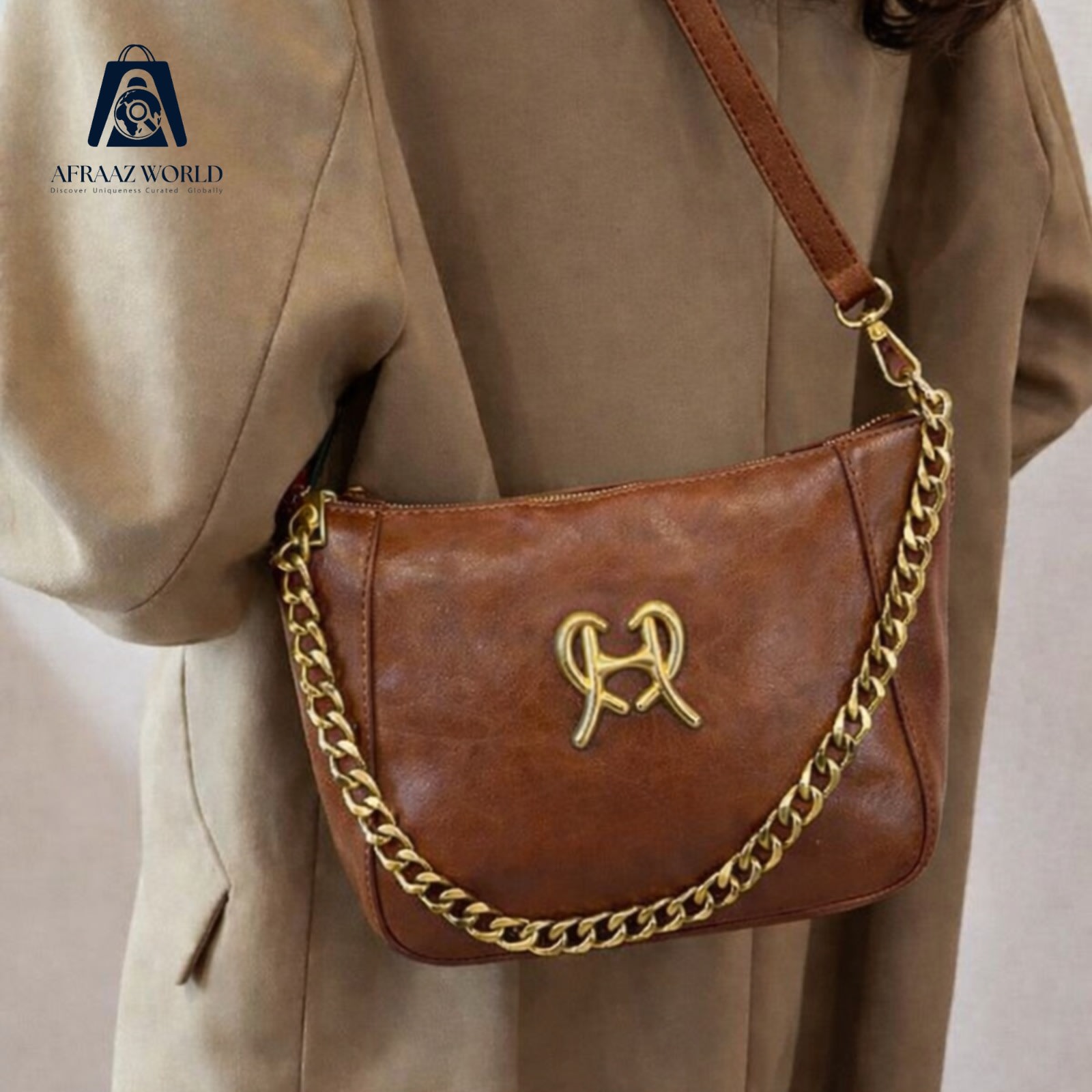 High Quality Classic Black Leather Shoulder Bag with Bold Golden Chain – Afraaz World