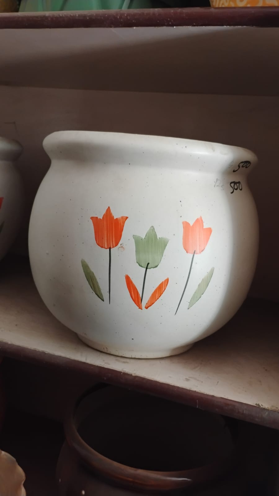 Ceramic pots