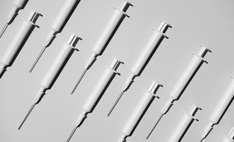 Why you need to avoid counterfeit cosmetic injectables White syringes on white background