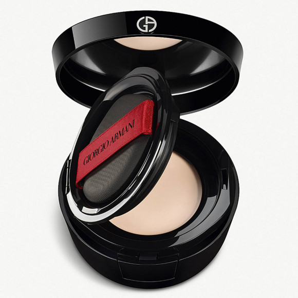 Find Giorgio Armani Power Fabric Foundation Review | Spotlyte