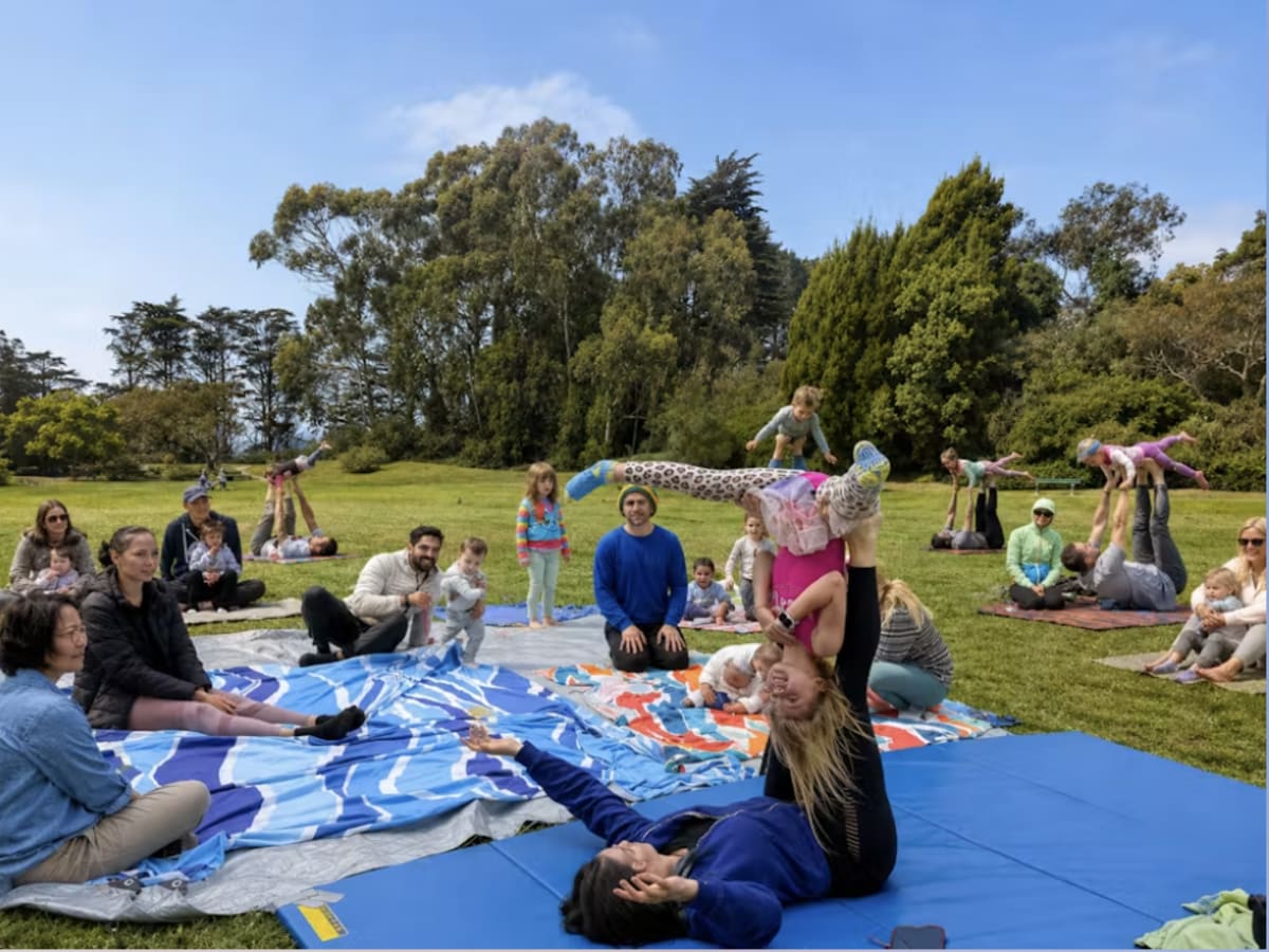 Family acroyoga