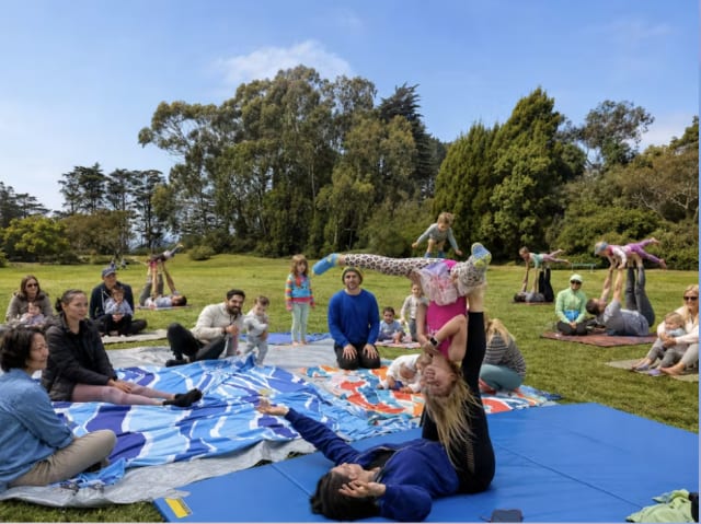 Family acroyoga
