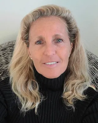 Stacy M Humphreys