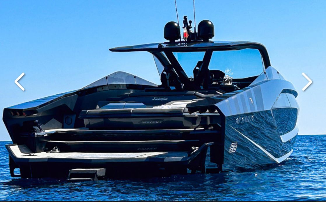 Yacht – vue extérieure