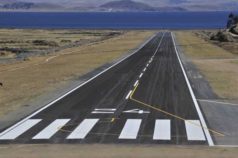 SUPERVISIÓN DEL DISEÑO Y CONSTRUCCIÓN DEL AEROPUERTO “TITO YUPANQUI” DE COPACABANA
