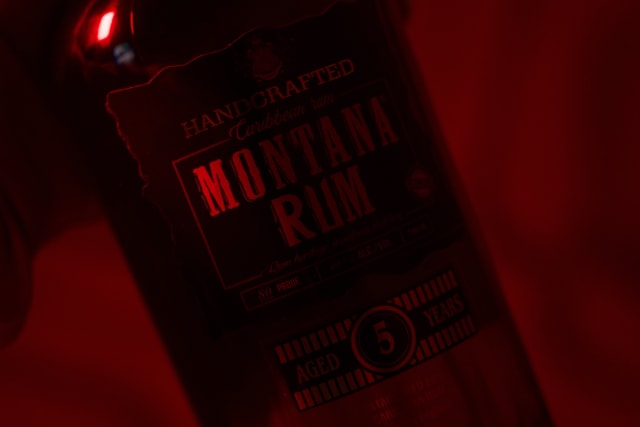 Botella Montana Rum - Ron premium del Caribe