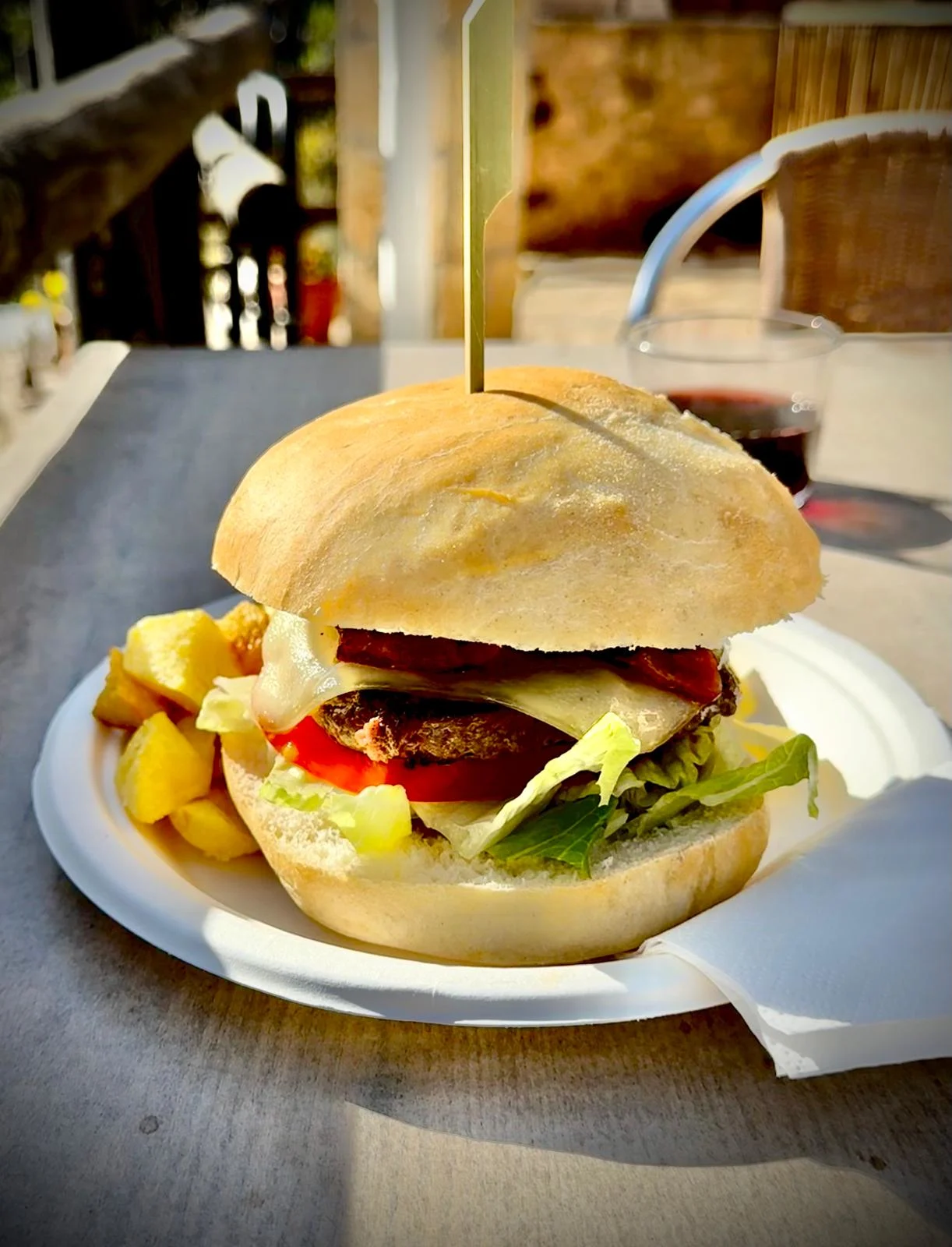 Hamburguesa con queso de Cabra - Chiringuito Parrizal de Beceite