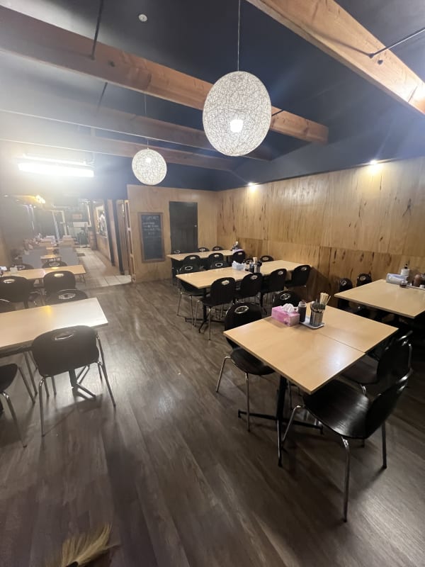 Authentic Vietnamese Cuisine Restaurant with Strong Local Following