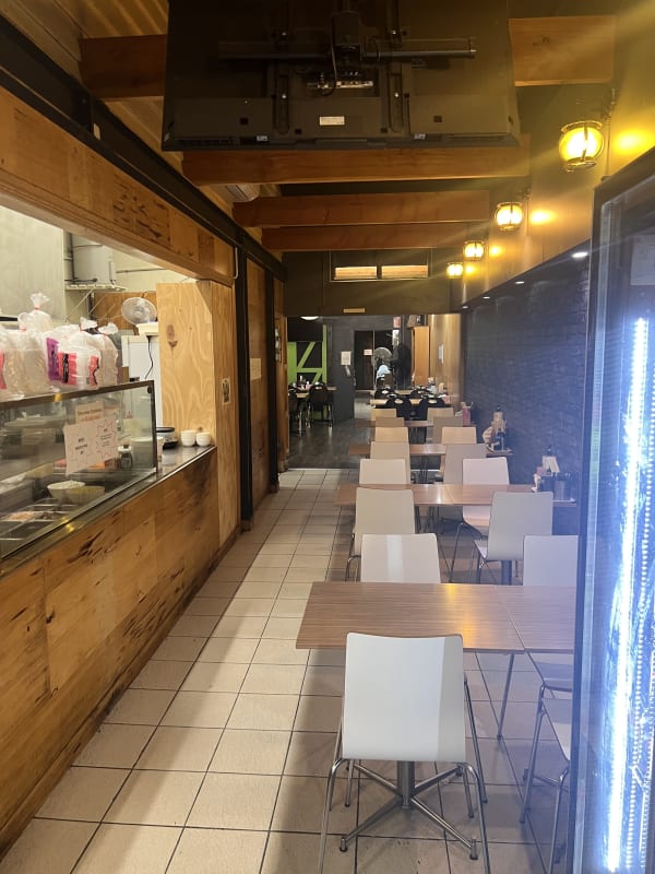 Authentic Vietnamese Cuisine Restaurant with Strong Local Following
