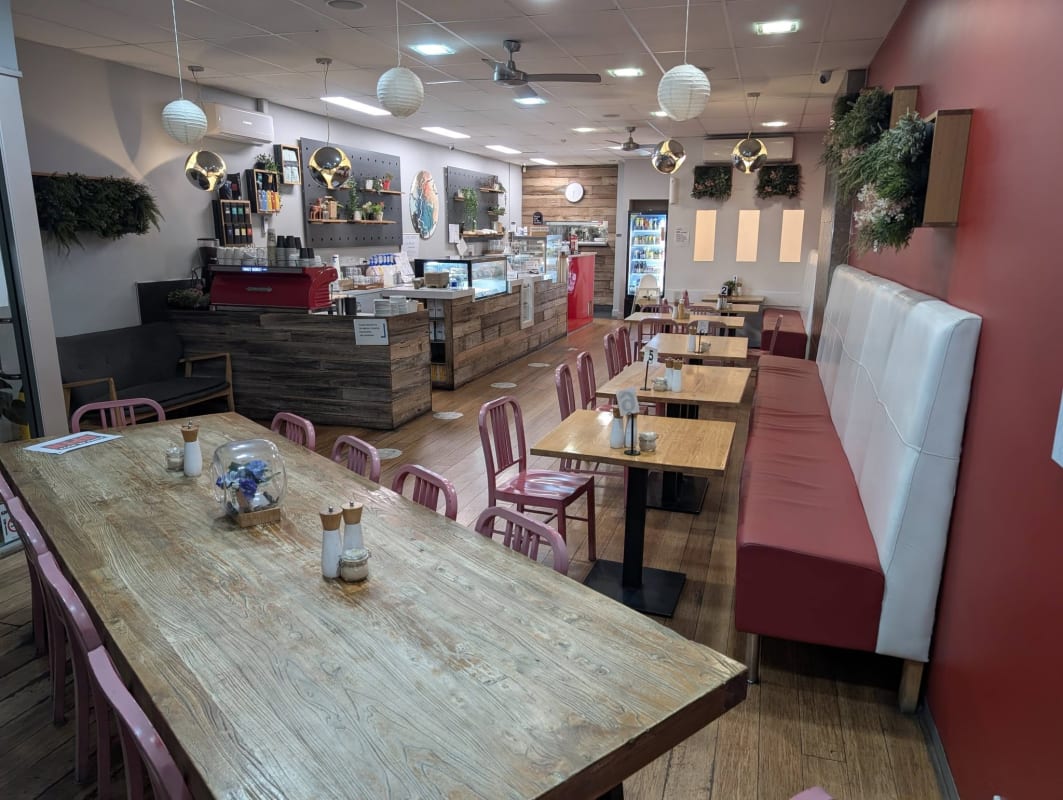 CAFE FOR SALE – LAKES ENTRANCE, VICTORIA