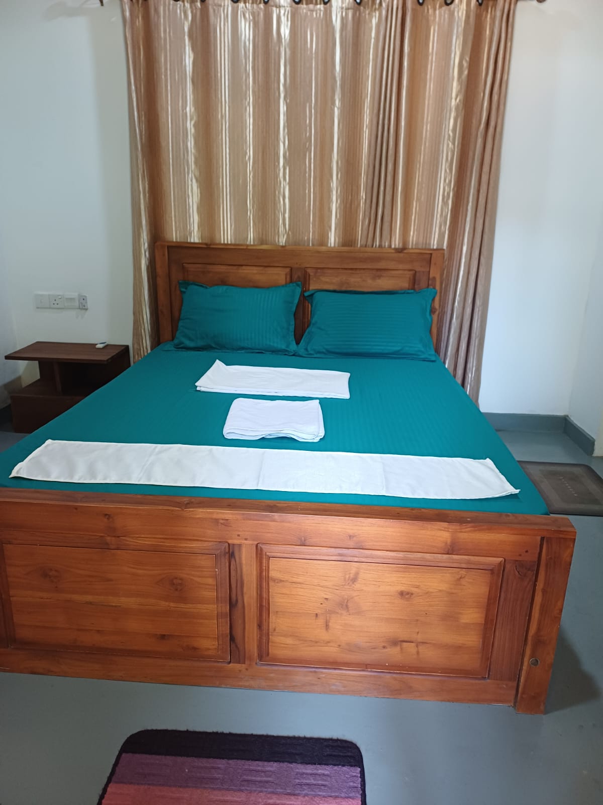 Deluxe Double Room (Private AC)