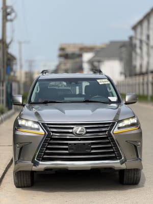 2019 LEXUS LX