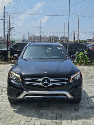 2017 MERCEDES-BENZ GLC
