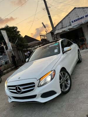 2016 MERCEDES-BENZ C-Class