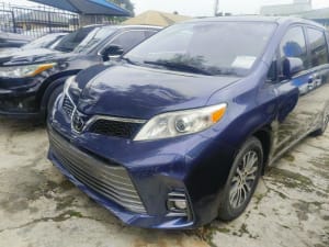 2018 TOYOTA Sienna