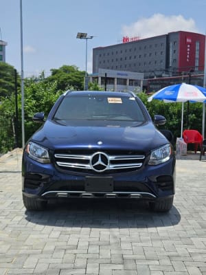 2017 MERCEDES-BENZ GLC