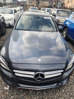 2017 MERCEDES-BENZ C-Class