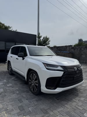 2022 LEXUS LX