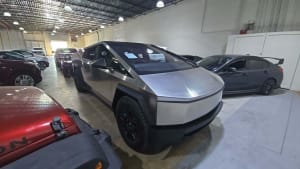 2024 TESLA Cybertruck