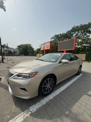 2016 LEXUS ES