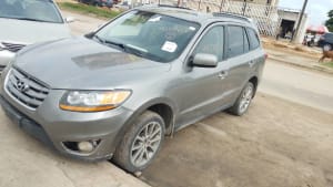 2011 HYUNDAI Xcient