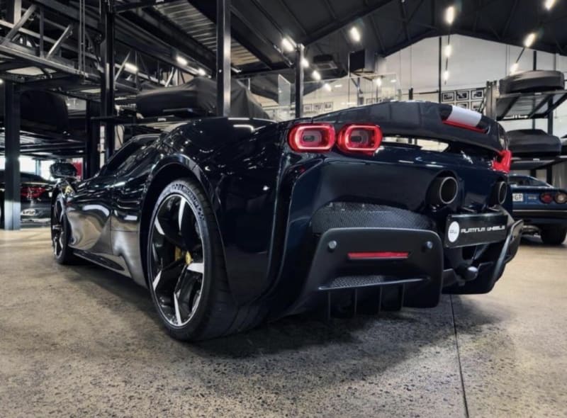 FERRARI FERRARI SF90 SF90 Stradale V8 AWD PHEV Coupe AT Eti Osa