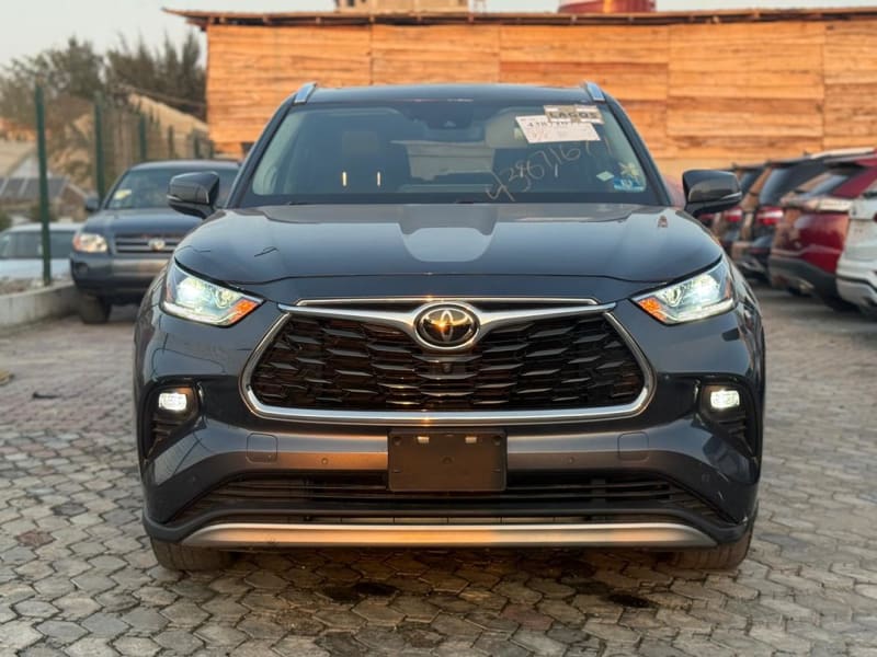 2020 TOYOTA Toyota Highlander Platinum