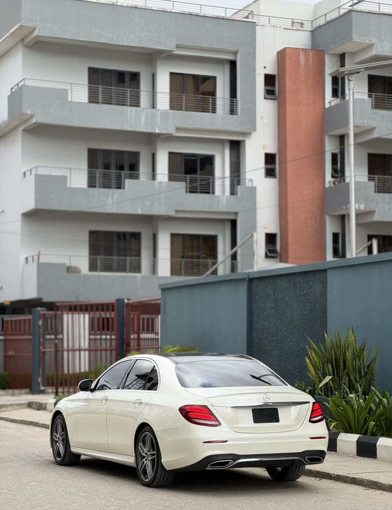 MERCEDES-BENZ E-Class E300 AMG Line Coupe MY21 9G-Tronic Eti Osa