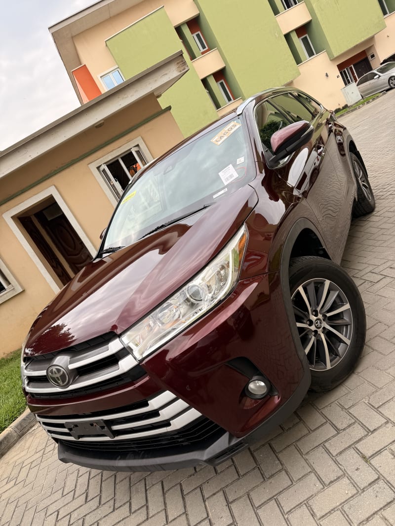TOYOTA Highlander XLE Eti Osa