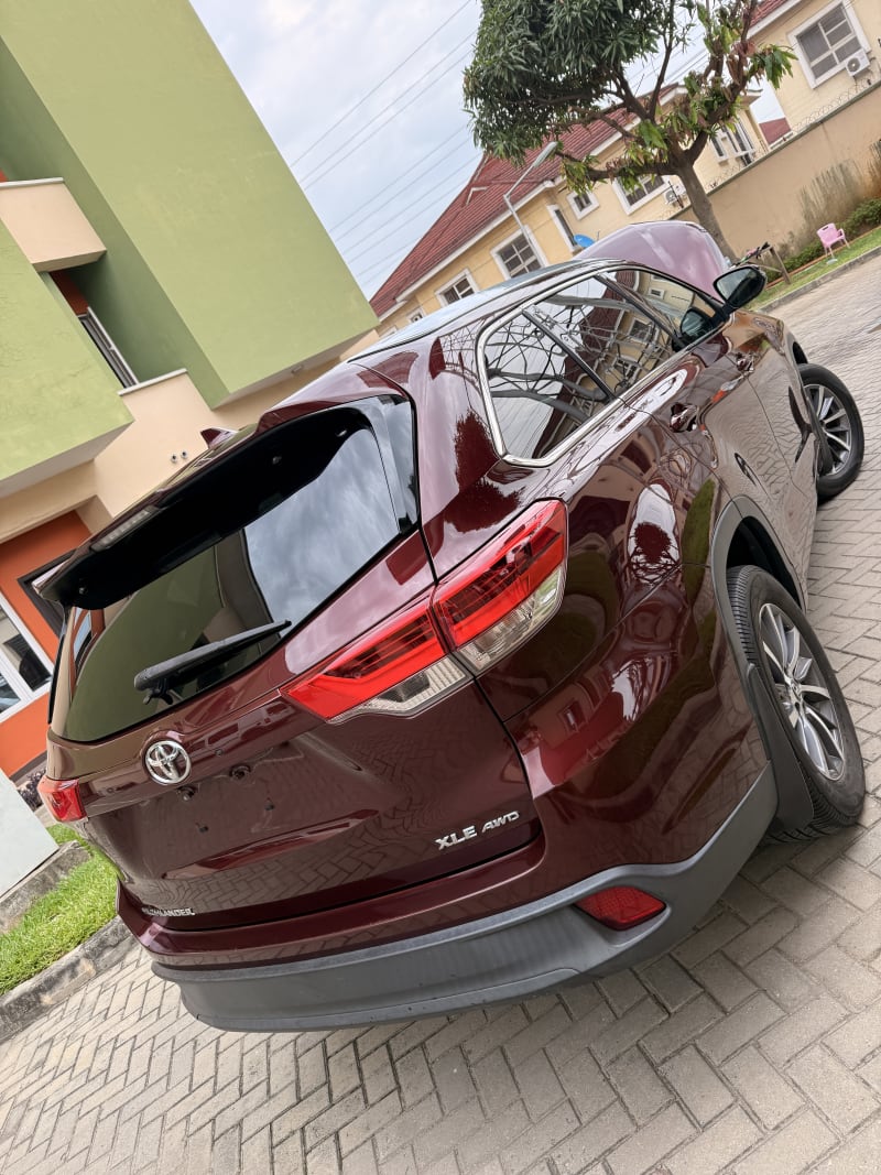 TOYOTA Highlander XLE Eti Osa