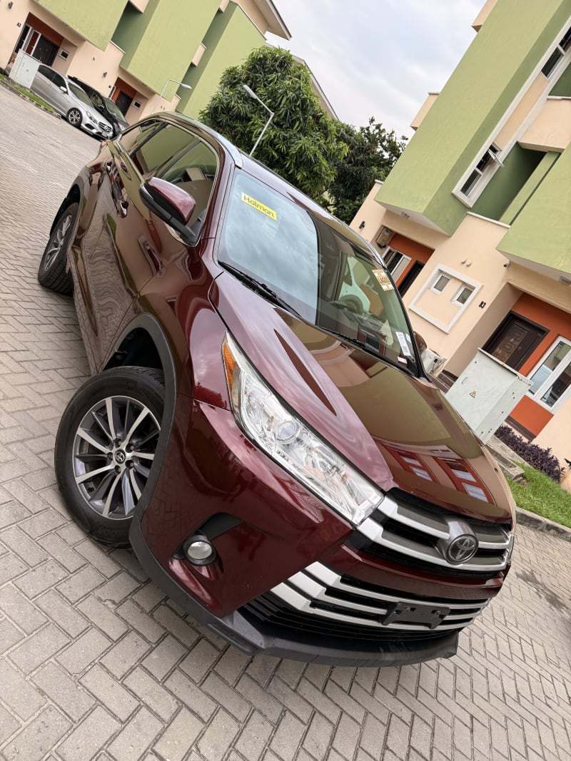 TOYOTA Highlander XLE Eti Osa