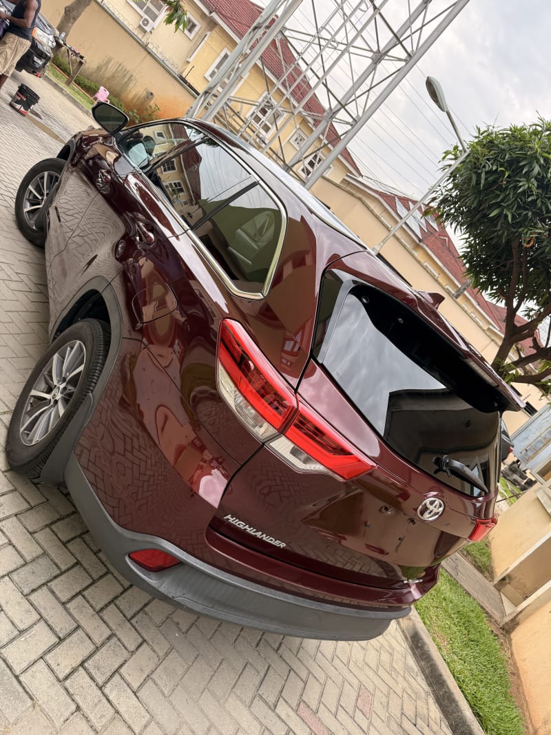 TOYOTA Highlander XLE Eti Osa