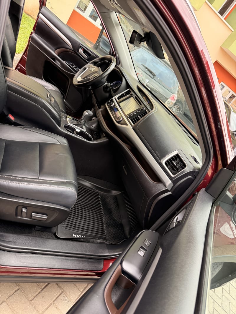 TOYOTA Highlander XLE Eti Osa
